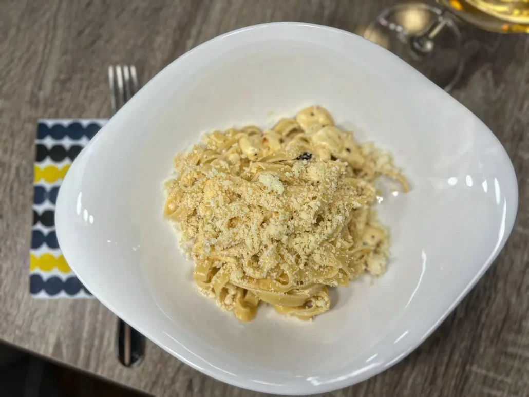 Usean juuston pasta.